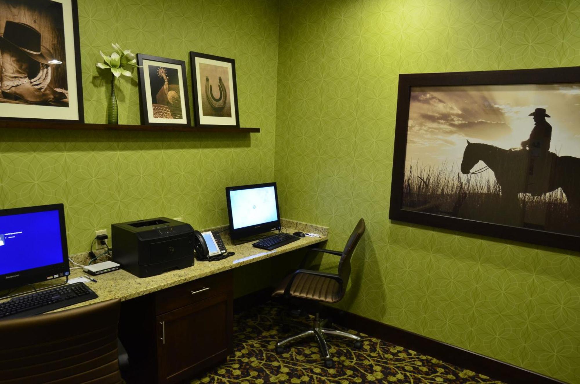 Holiday Inn Express Belgrade-Bozeman Area By Ihg Exterior foto